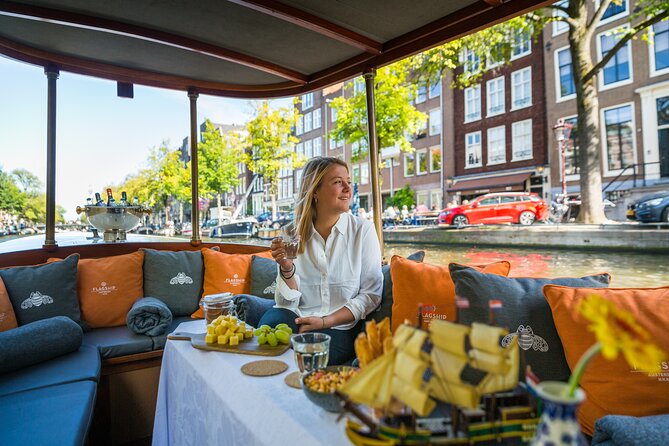 Amsterdam Canal Cruise with Cheese and Wine - UNESCO Canal Belt Views: Herengracht, Keizersgracht, and Prinsengracht