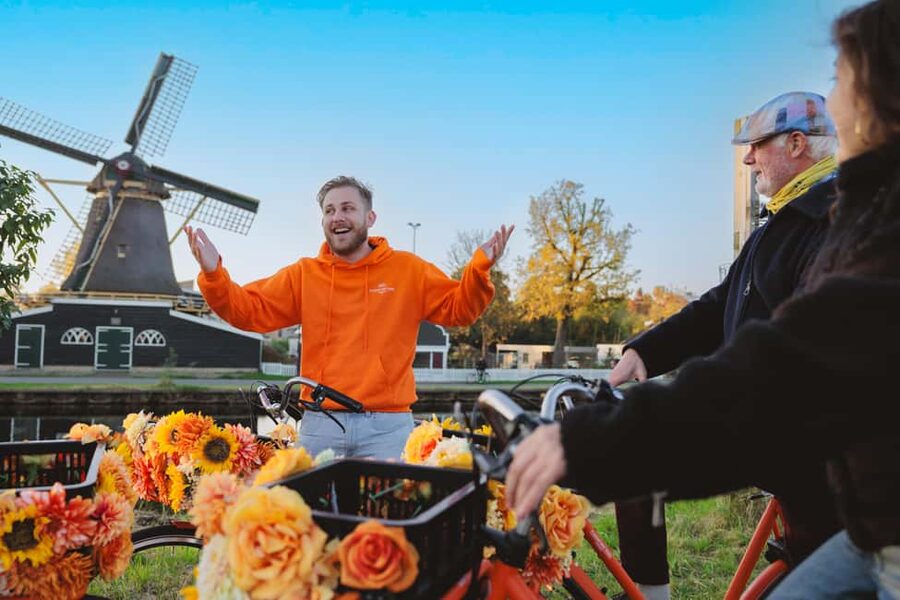 Amsterdam: Cheese Tasting, Windmill & Countryside Bike Tour - From Nieuwezijds Voorburgwal to Central Station: how the ride starts