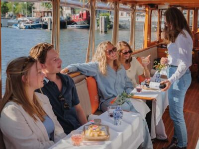 Amsterdam: Classic Boat Cruise with Optional Cheese & Wine - How the 1-hour route connects the dots (and what you’ll notice at each stop)