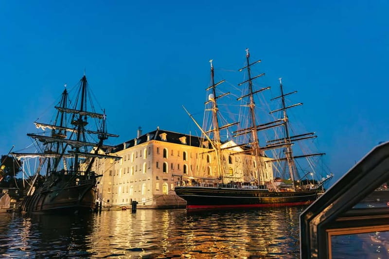 Amsterdam: Cozy Cheese & Wine Cruise Tasting Experience - Price and Logistics: Is $39 a Smart Value?