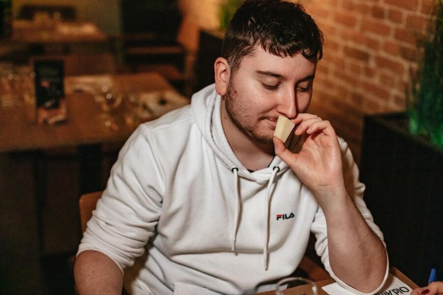 Amsterdam: Dutch Cheese Tasting Experience with Wine - What to Do After the Tasting: Shop Downstairs with 20% Off