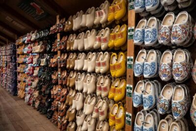 Amsterdam: Experience Zaanse Schans Windmills & Cheese Farm - Zaanse Schans at your pace: the app, map, and what to look for
