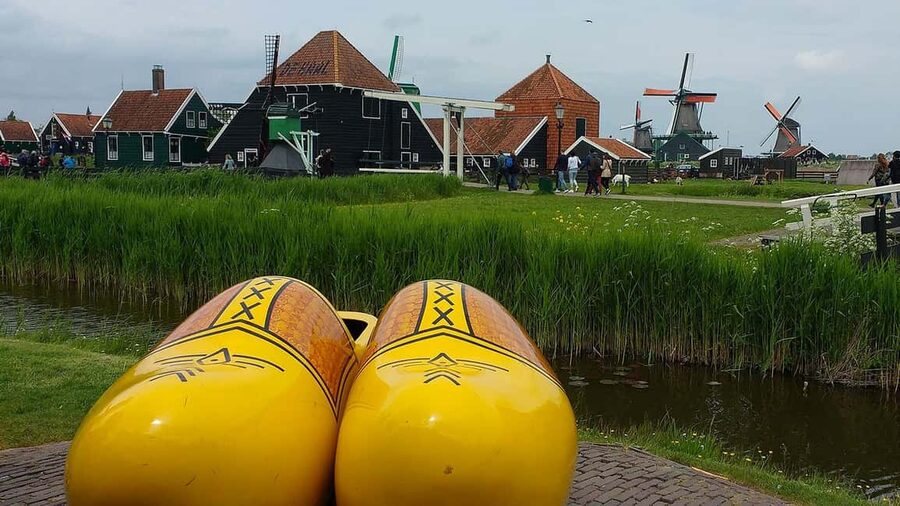 Amsterdam: Experience Zaanse Schans Windmills & Cheese Farm - Cheese farm demo and tastings: the moment that makes the trip worth it