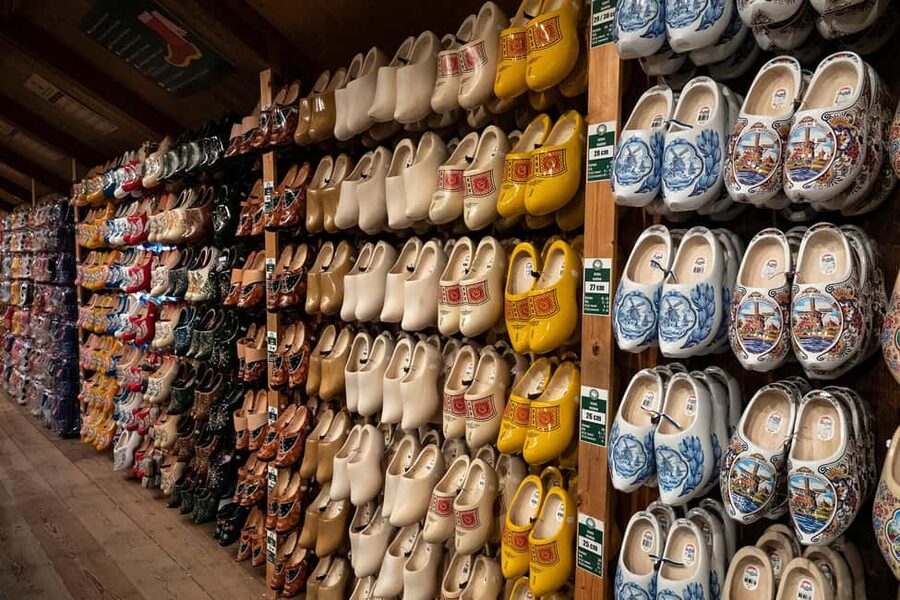 Amsterdam: Experience Zaanse Schans Windmills & Cheese Farm - Zaanse Schans at your pace: the app, map, and what to look for