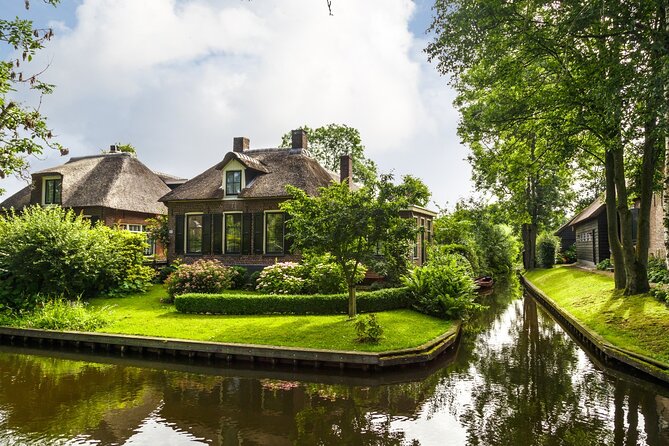 Amsterdam: Giethoorn Tour Scenic Cruise, Cheese & Free Time - Getting started: the Overhoeksplein meet-up and the This is Holland reset