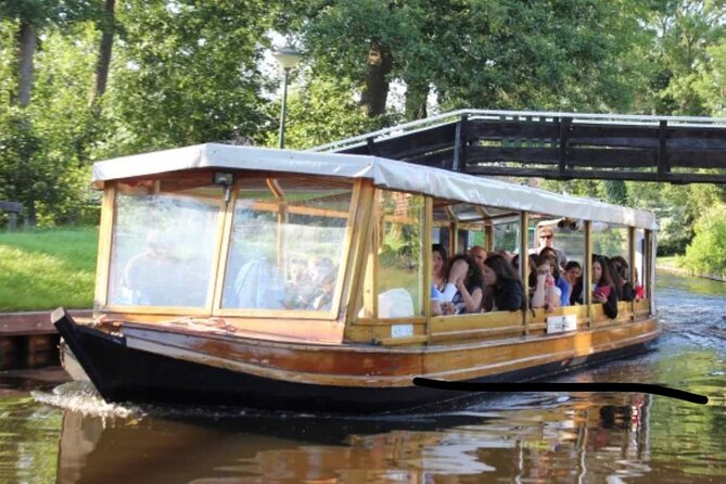 Amsterdam: Giethoorn Tour Scenic Cruise, Cheese & Free Time - Arriving in Giethoorn: setting expectations before you step onto the footpaths