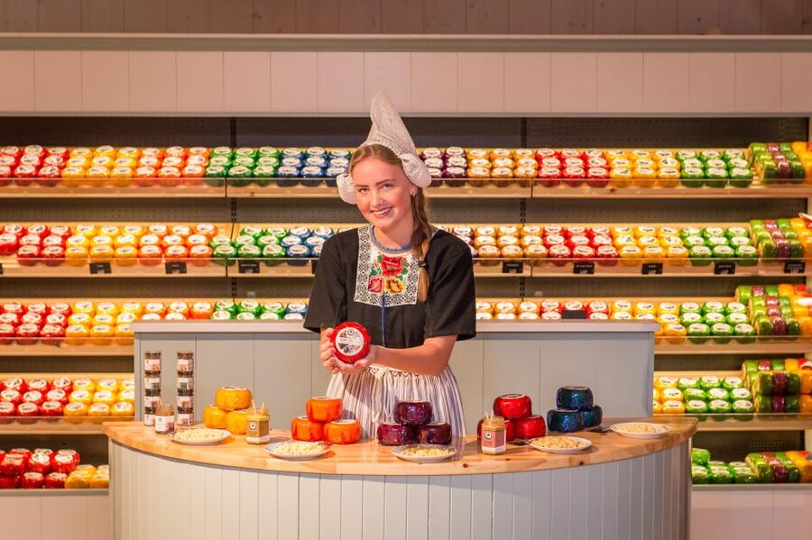 Amsterdam: Guided Zaanse Schans, Windmills & Cheese Tour - Zaanse Schans village time: how to make your free wandering count