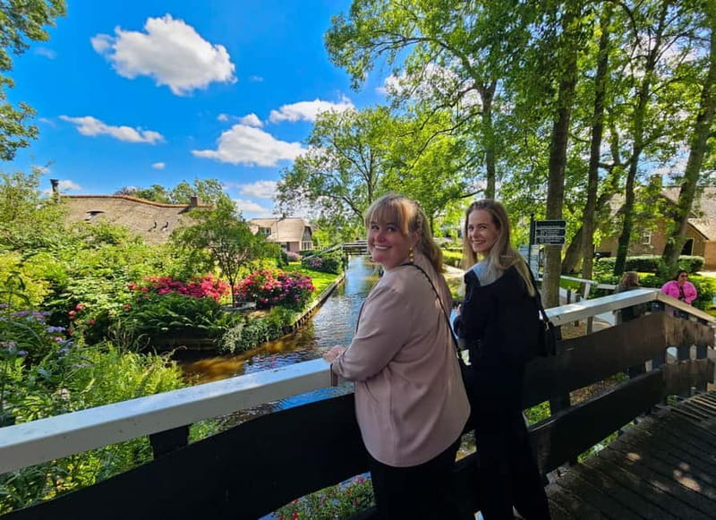Amsterdam: Live GuideD Giethoorn Boat Tour & Cheese Platter - Giethoorn’s Canals: Why This Day Trip Works So Well