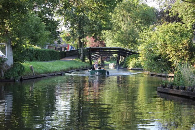 Amsterdam: Live GuideD Giethoorn Boat Tour & Cheese Platter - Value for Around $76: What You’re Really Paying For