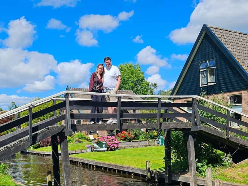 Amsterdam: Live GuideD Giethoorn Boat Tour & Cheese Platter - Timing, Weather, and Group Size: How to Make the Day Feel Smooth