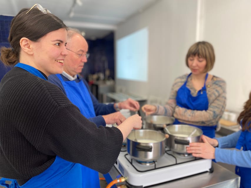 Amsterdam: Make your cheese next to De Hallen - Key takeaways before you go
