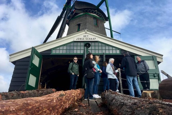 Amsterdam private tour to windmills, cheese farm and villages - Broek in Waterland: wooden houses, quiet streets, and a church with character