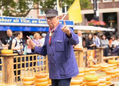 Amsterdam: Traditional Cheese Market Tour to Alkmaar - Overhoeksplein to Alkmaar: the coach plan and why timing matters