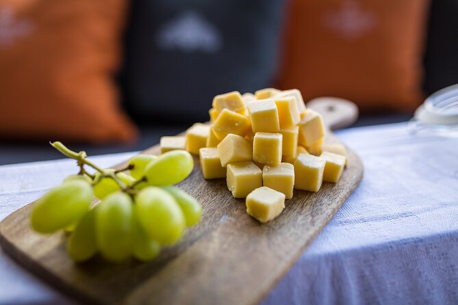 Amsterdam Walking Tour and Cruise with Drinks and Cheese Tasting - Muntplein, the Flower Market, and the Begijnhof Gardens Reset