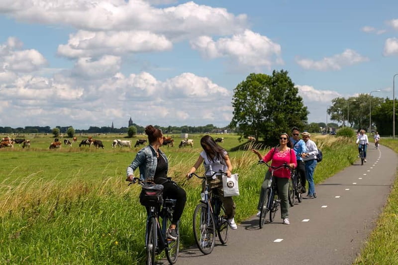 Amsterdam: Windmill, Cheese, and Countryside E-Bike Tour - Waterland by e-bike: Broek in Waterland and the art of staying dry