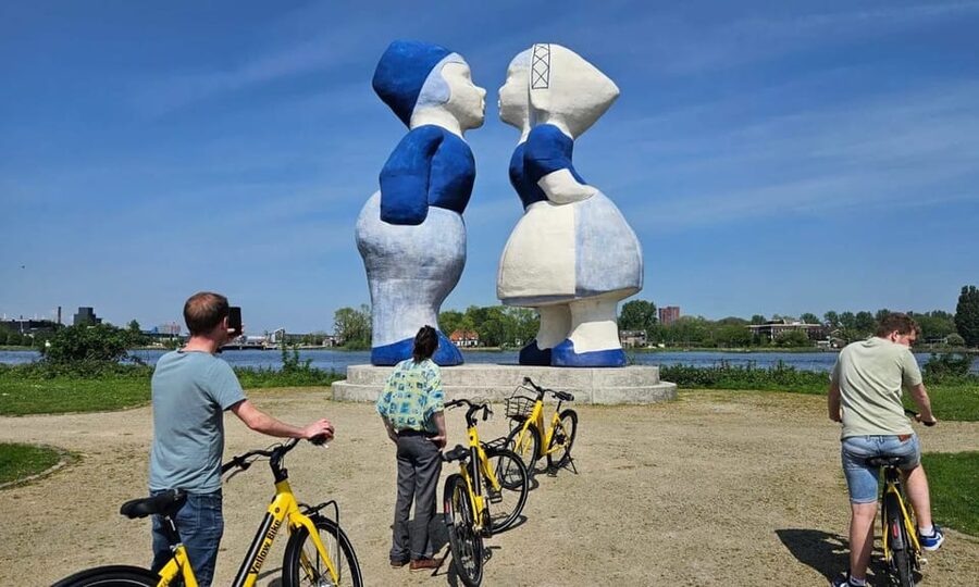 Amsterdam: Zaanse Schans E-Bike Tour with Windmills & Cheese - Yellow Bike pickup and the ride out of Amsterdam