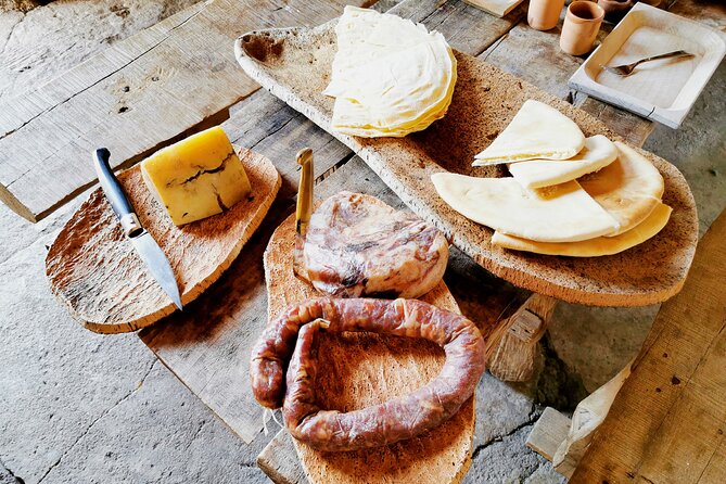Archeology, visit to a vineyard and wine and pecorino cheese tasting - Key highlights at a glance