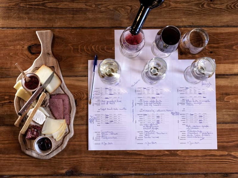 Athens: Acropolis Wine Tasting with Cheese and Olives - A Tasting Right Under the Acropolis: why the setting matters