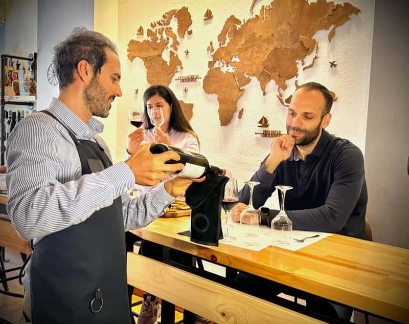 Athens: Acropolis Wine Tasting with Cheese and Olives - Cheese, olives, and bread rusks: pairing that teaches your palate