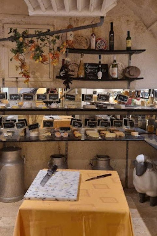 Bordeaux Gourmet Experience: Cheese & Wine Tasting - 9 AOC Cheeses Paired with 3 Bordeaux Wines