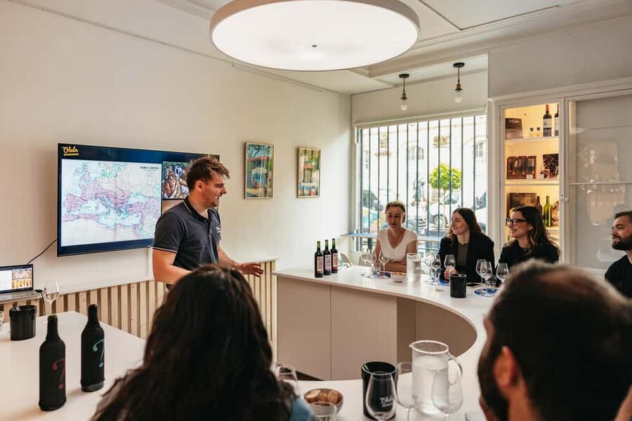 Bordeaux: Wine Masterclass with Cheese and Charcuterie Board - The Tasting Flow: White First, Then Five Reds, Then Left Bank vs Right Bank