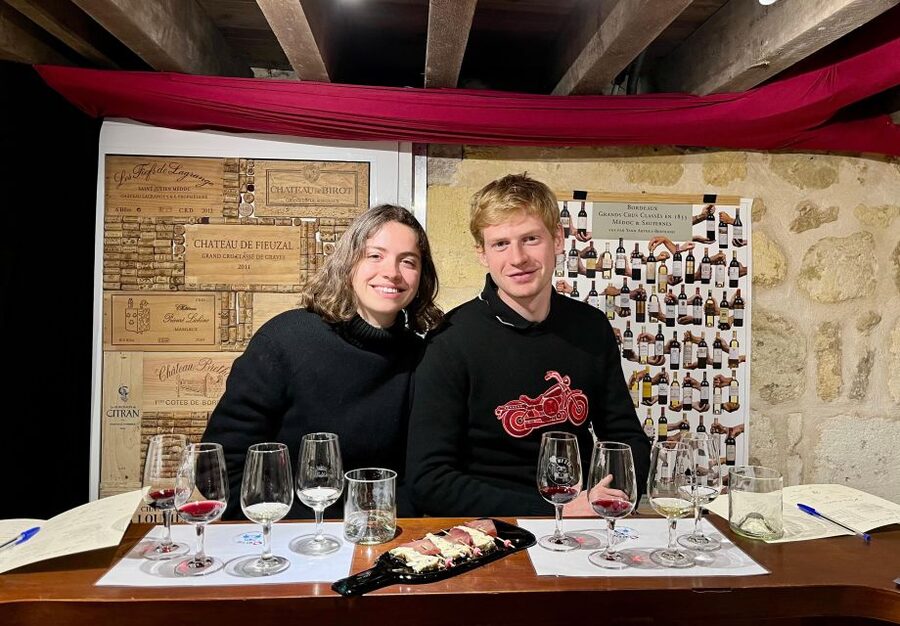 Bordeaux wines : tasting with 4 white wines and cheeses - The tasting method: how they get you tasting like a pro