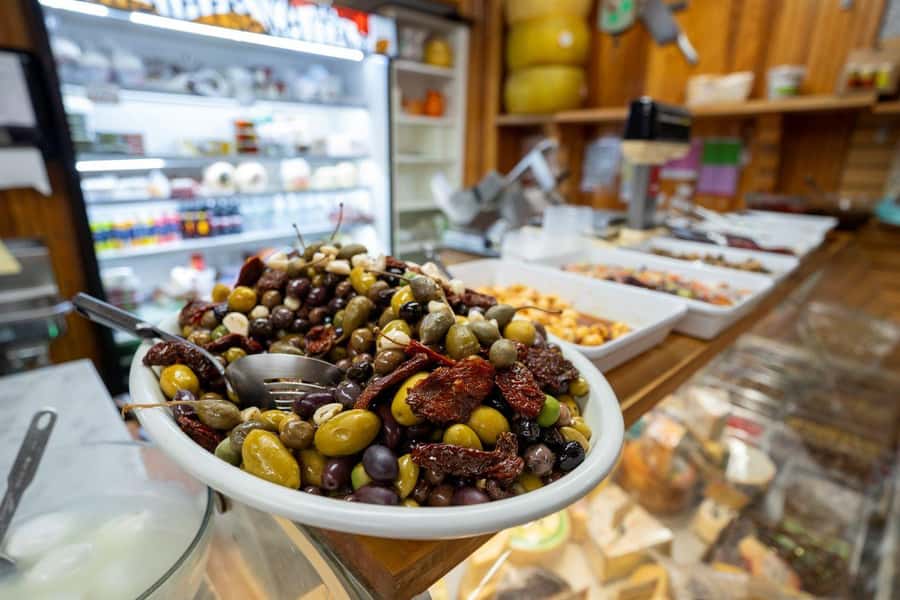 Boston: North End Food Experience with Pizza, Meats & Cheese - Pizza slice stop: how to spot a true North End pie