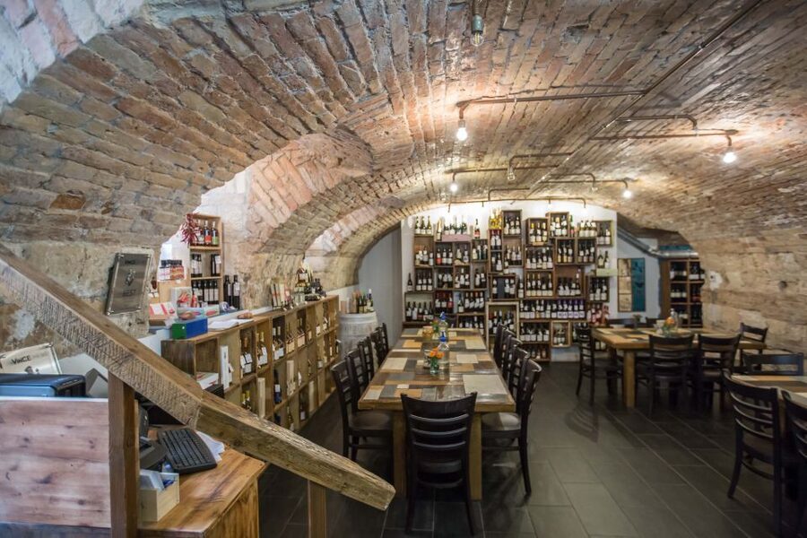 Budapest: Wine, Cheese, and Charcuterie Tasting - Practical Tips for a Smooth 90 Minutes