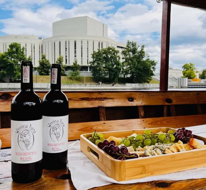 Bydgoszcz: River Cruise with local Wine and Cheese Tasting - The live guide in PL or ENG: how the stories stay practical