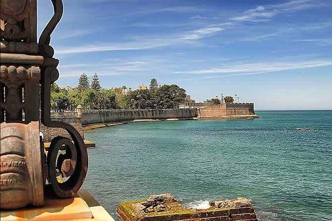Cadiz Shore Excursion: Scenic & walking tour with cheese and sherry tasting - Pacing, Group Size, and When the Tour Works Best