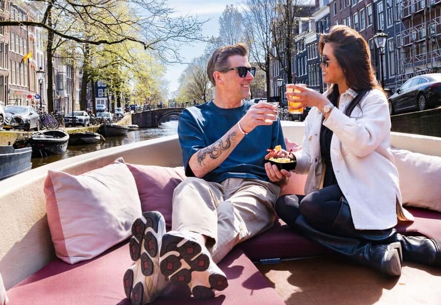 CHEESE AND DRINKS TOUR: A TASTE OF AMSTERDAM ON THE CANALS - Key moments that make this tour worth your time