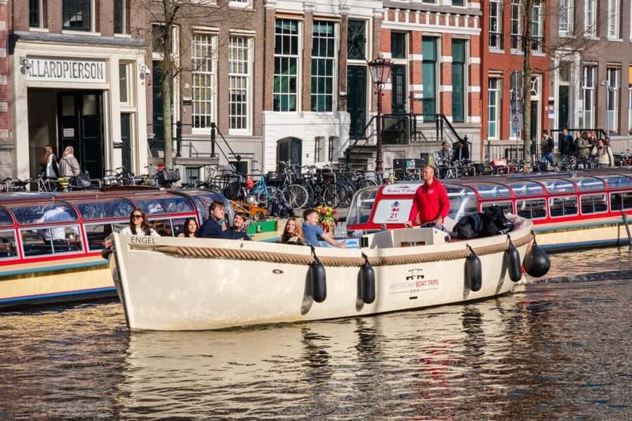CHEESE AND DRINKS TOUR: A TASTE OF AMSTERDAM ON THE CANALS - Stopera, Herengracht, and Skinny Bridge: Where You Feel the Canal Magic