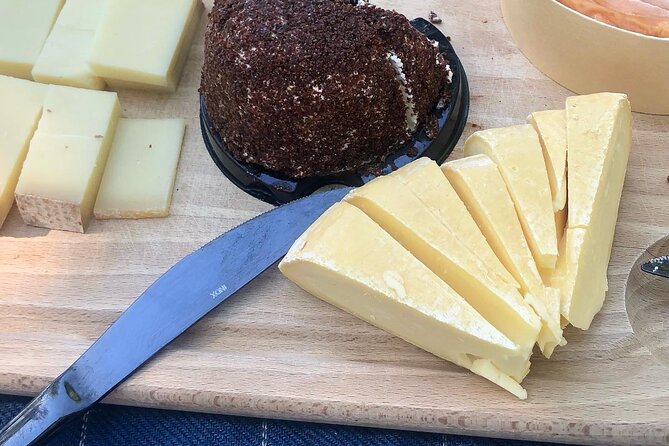 Cheese and Wine Pairing 1-Hour Session in Dijon - Entering 85 Rue Berbisey: Dijon’s center, with a cozy cellar vibe