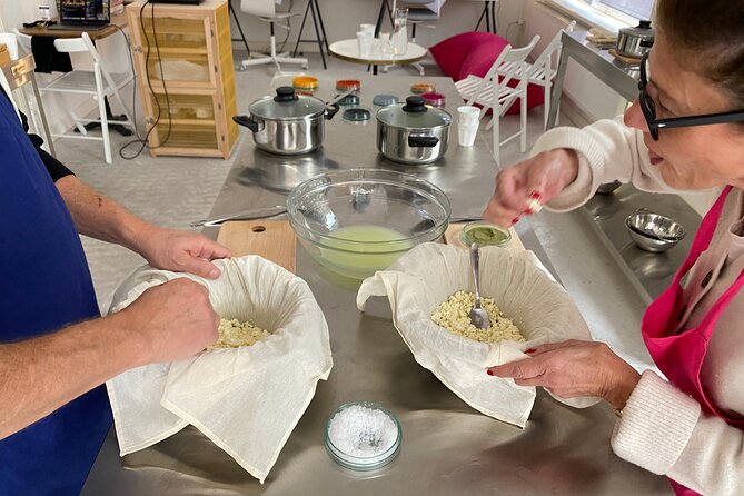 Cheese making workshop next to De Hallen, heart of Amsterdam - Where this Amsterdam workshop really shines
