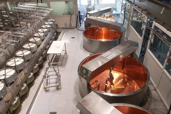 Chocolate, Cheese and Wine Tour in Luzern region - Chocolate stops: what you should expect to learn
