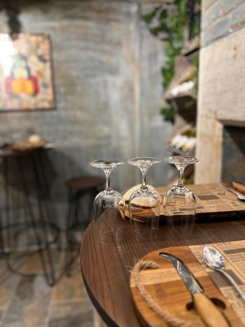 City of Bath: British Wine and Cheese Tasting Experience - How to make the most of your 1-hour tasting