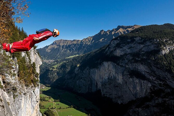 Discover Lauterbrunnen with CHEESE & CHOCOLATE - Meet Weronika and get your bearings fast