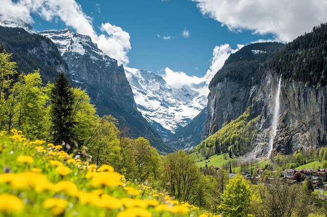 Discover Lauterbrunnen with CHEESE & CHOCOLATE - Rainy-day reality: cold, wet, slippery, plan for it
