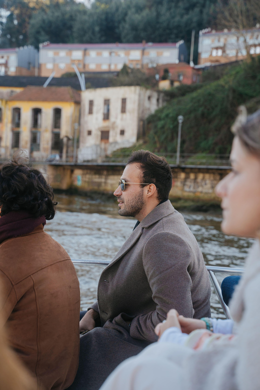 Douro River Cruise with Cheese & Tonic Porto in a Sailboat - Your 2-hour route: Porto, Gaia, and the big bridges in between