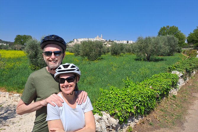 E-bike tour Martina Franca e Locorotondo and visit a dairy - Locorotondo in 30 minutes: a concentrated look at the old core