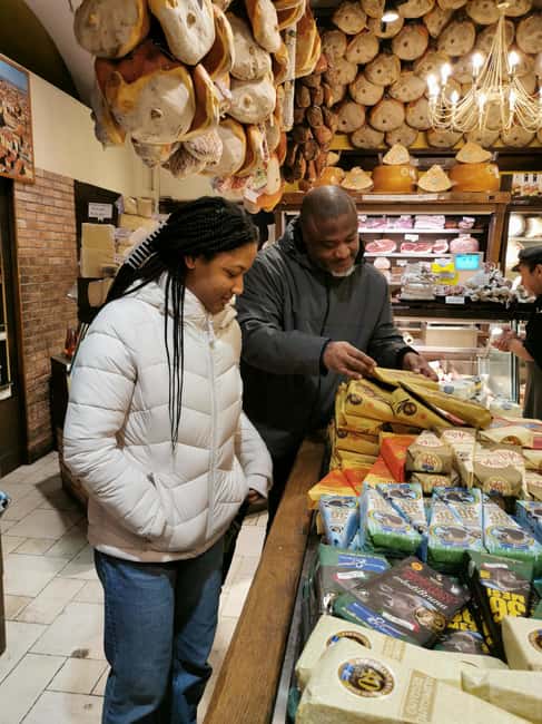 Emilia Romagna cheese tour - Romagna finds: Pecorino di fossa and squacquerone