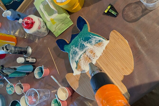 Epoxy Resin Cheese Board Art Class - Quick reasons this Maui resin class is worth your time