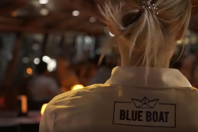 Evening Canal Cruise in Amsterdam with Wine & Cheese Option - Comfort, Crowd Level, and Weather Reality
