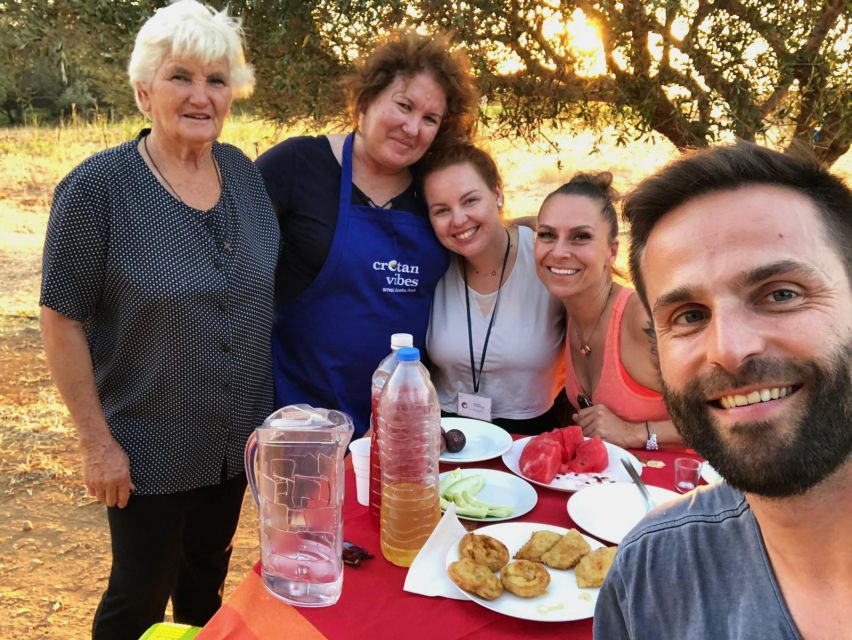 Farm Tour with Cheese-Making, Olive Oil Tasting & Picnic - Extra virgin olive oil tasting: use your nose like a tool