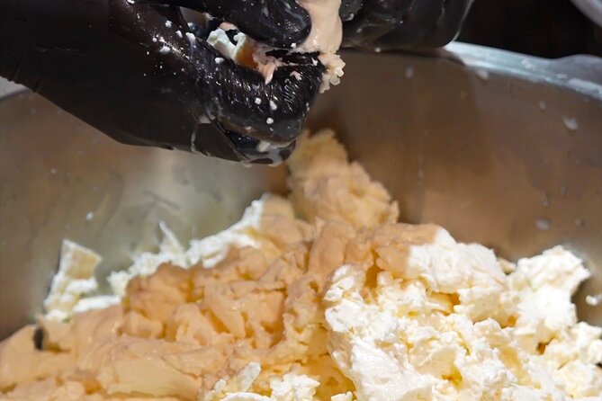 Florence: Mozzarella Cheese Making with Wine and food Tastings - The small details that make it worth it