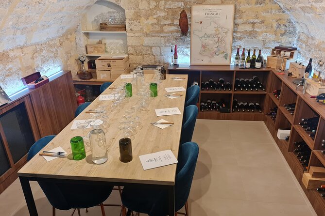 French Wine and Cheese Master Class Near the Eiffel Tower - Meeting at 59 Av. de Breteuil: How the 2.5 Hours Are Set Up