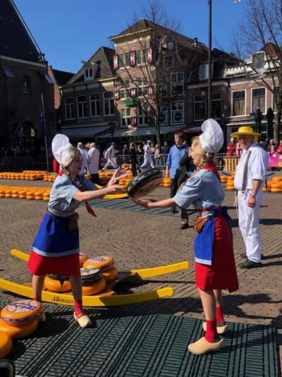 From Amsterdam; Alkmaar Cheese market & Zaanse Schans - Kaasmarkt Alkmaar: how the cheese market actually plays out