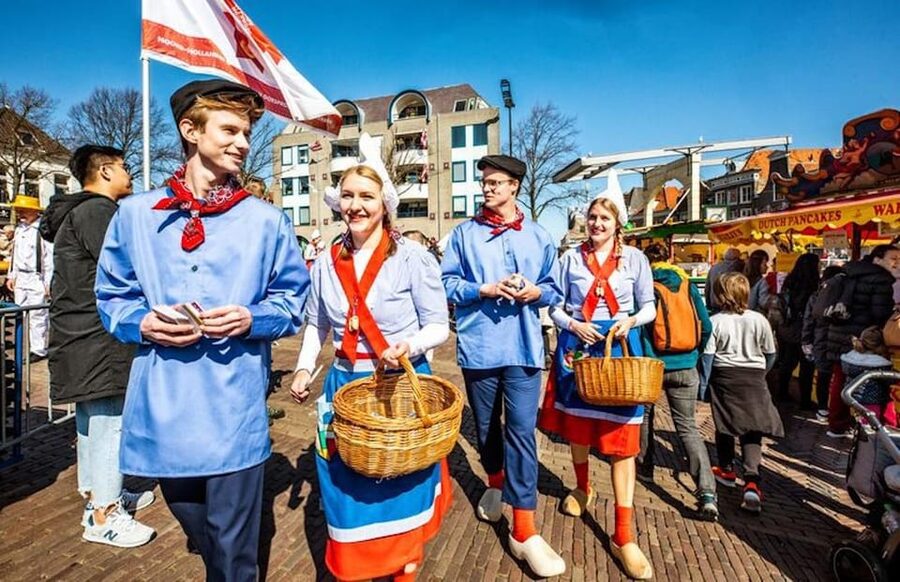 From Amsterdam; Alkmaar Cheese market & Zaanse Schans - Price and value: what you’re really getting