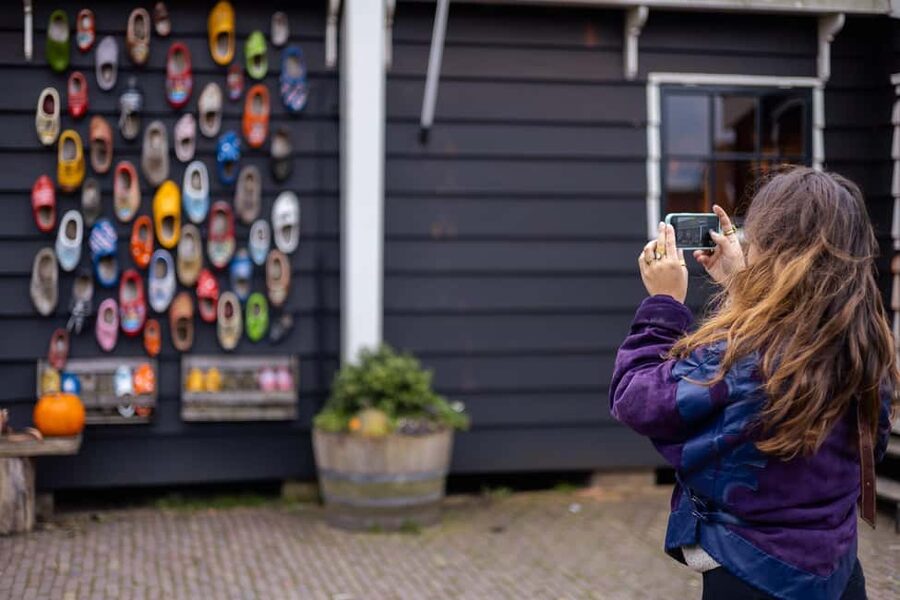 From Amsterdam: Volendam and Zaanse Schans Tour with Cheese - How the 5 Hours Really Feel: Timing and Walking Pace