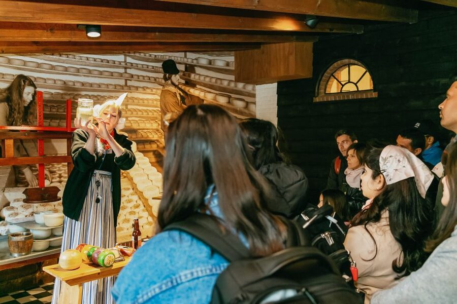 From Amsterdam: Volendam and Zaanse Schans Tour with Cheese - Price and Value: What $40 Gets You (and What It Doesn’t)